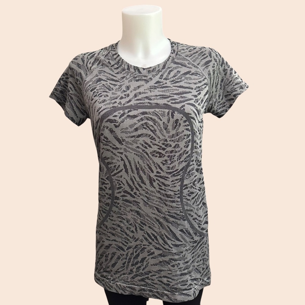 Lululemon Womens Swiftly Tech Short Sleeve 2.0 Primal Clash Shirt sz 10 Stretch
